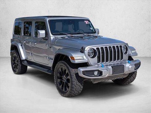 Used 2021 Jeep Wrangler Unlimited Sahara AWD/4WD image 3