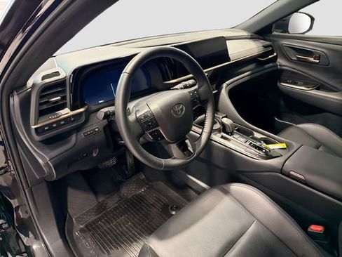 Certified 2025 Toyota Crown Signia AWD/4WD image 8