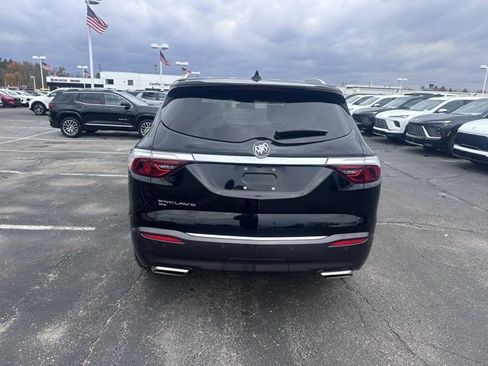 Certified 2024 Buick Enclave Essence image 4