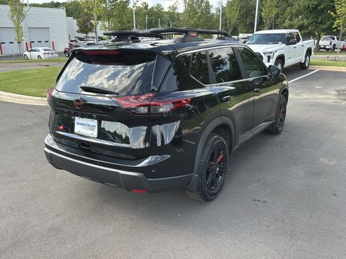 Used 2025 Nissan Rogue SV AWD/4WD image 10