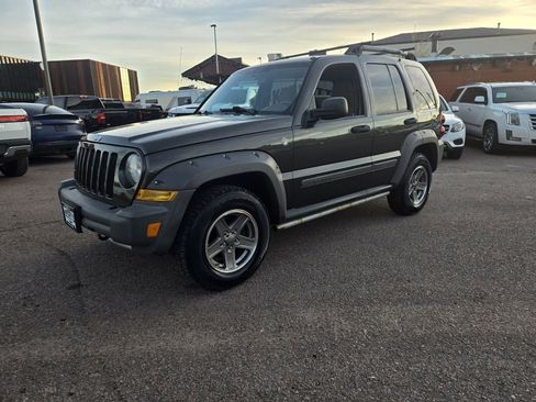 Used 2005 Jeep Liberty Renegade image 3