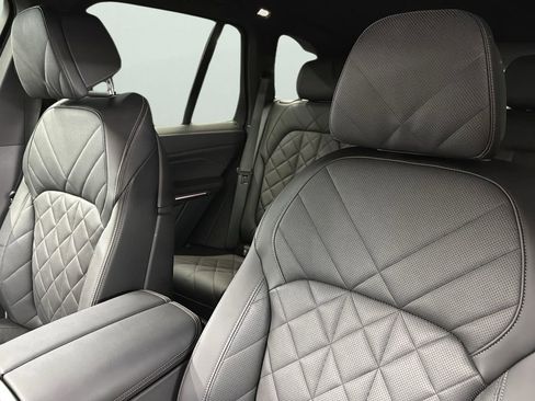 Used 2024 BMW X5 xDrive40i w/ Premium Package image 8