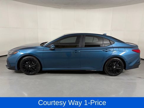Used 2025 Toyota Camry SE w/ Multimedia Upgrade Package FWD image 6
