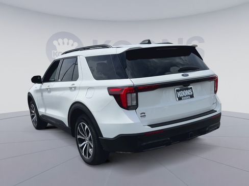 Certified 2025 Ford Explorer ST-Line AWD/4WD image 10