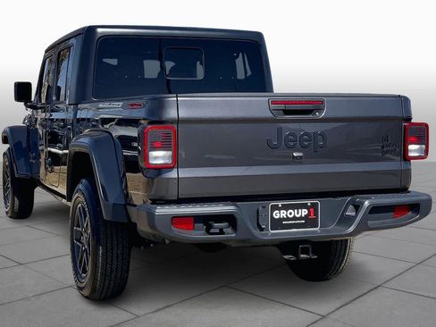 Used 2021 Jeep Gladiator Sport image 12