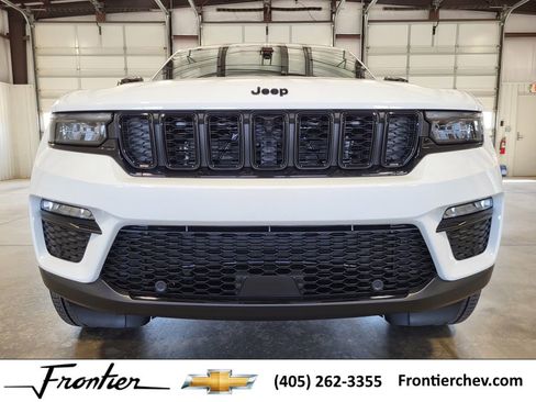 New 2025 Jeep Grand Cherokee Limited w/ Luxury Tech Group II image 8