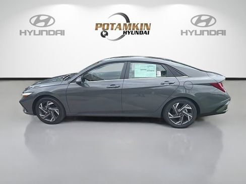 Certified 2026 Hyundai Elantra Limited FWD image 8