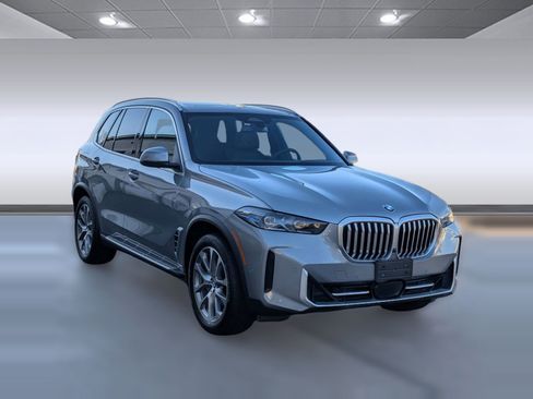 Used 2024 BMW X5 sDrive40i image 7