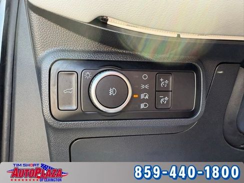 Used 2025 Ford Explorer Platinum w/ Ultimate Package AWD/4WD image 25