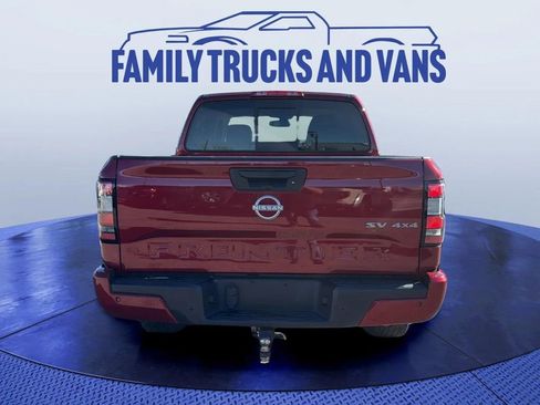 Used 2022 Nissan Frontier SV image 4