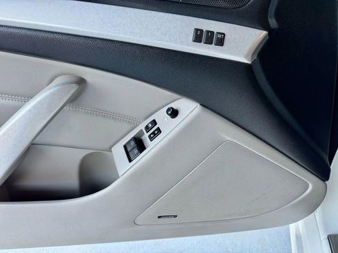 Used 2009 INFINITI G37 Journey w/ Premium Pkg image 28