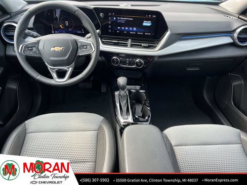 Certified 2025 Chevrolet Trax LT w/ Driver Confidence Package FWD image 15