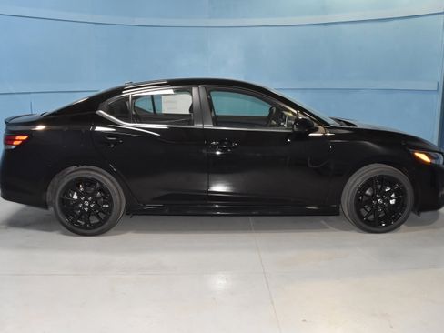 New 2025 Nissan Sentra SR w/ Midnight Edition image 18