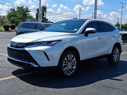 Used 2023 Toyota Venza Limited AWD/4WD image 4