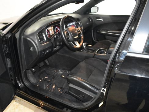 Used 2018 Dodge Charger GT image 22
