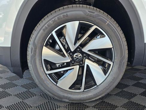 New 2026 Volkswagen Atlas SEL AWD/4WD image 10