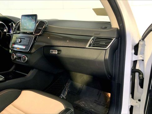 Used 2019 Mercedes-Benz GLE 43 AMG 4MATIC image 22