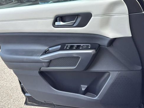 Certified 2023 Nissan Pathfinder SL image 20