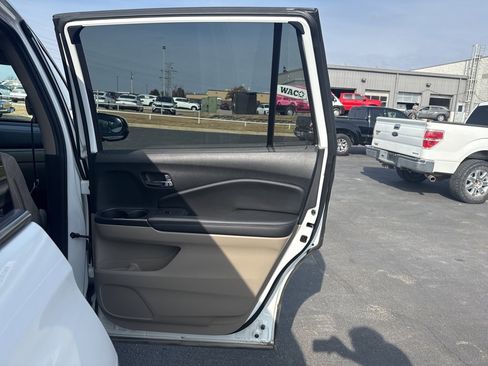 Used 2021 Honda Pilot EX image 25