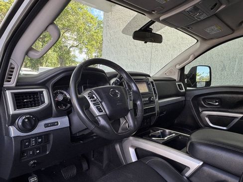 Used 2016 Nissan Titan PRO-4X AWD/4WD image 15
