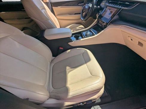 Used 2022 Jeep Grand Cherokee Limited RWD image 20