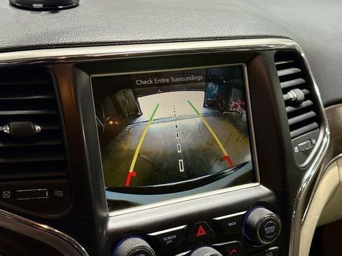 Used 2017 Jeep Grand Cherokee Limited image 13