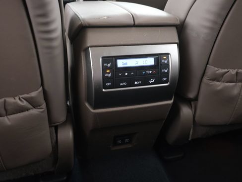 Used 2023 Lexus GX 460 Premium w/ Premium Package AWD/4WD image 35