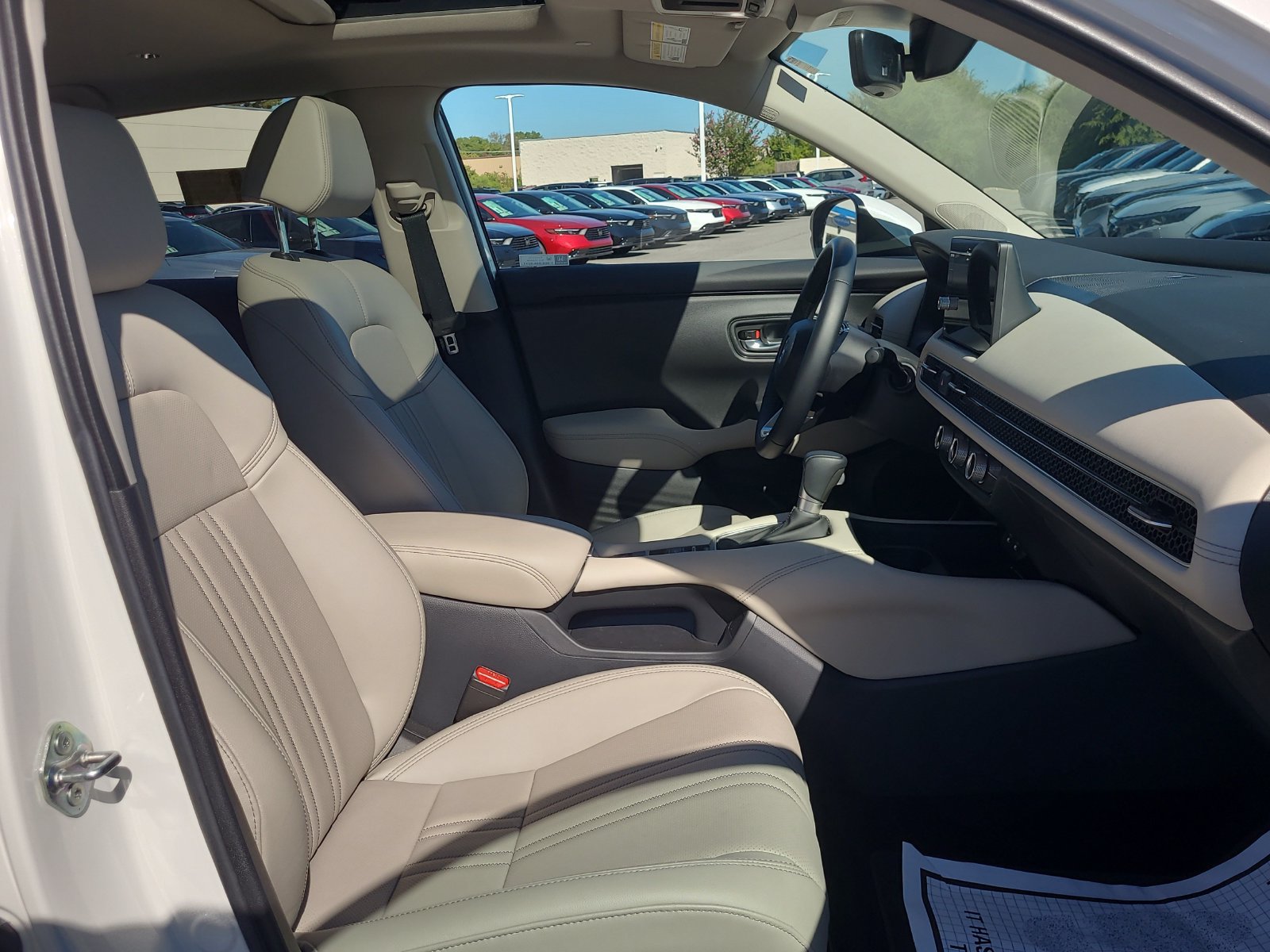 Used 2027 Honda HR-V EX-L image 18