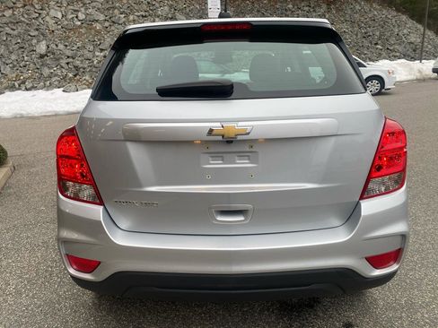 Used 2020 Chevrolet Trax LS image 30