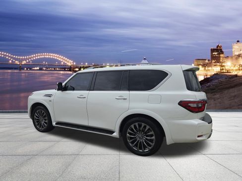 Used 2021 Nissan Armada Platinum w/ Captain's Chairs Package RWD image 3