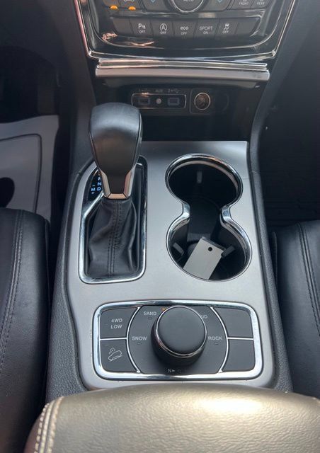 Certified 2019 Jeep Grand Cherokee Limited w/ Trailer Tow Group IV AWD/4WD image 16