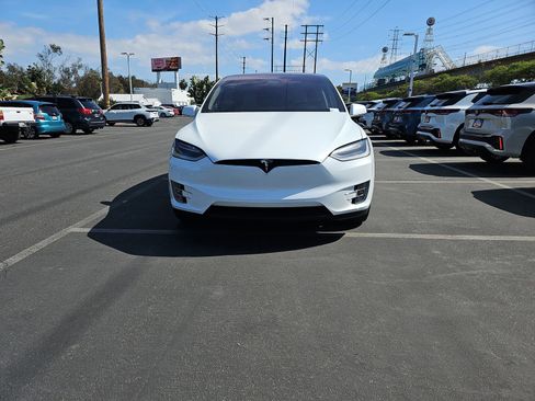 Used 2018 Tesla Model X 75D image 2