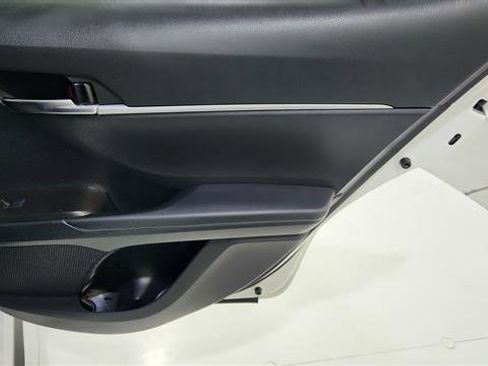 Used 2022 Toyota Camry SE image 26