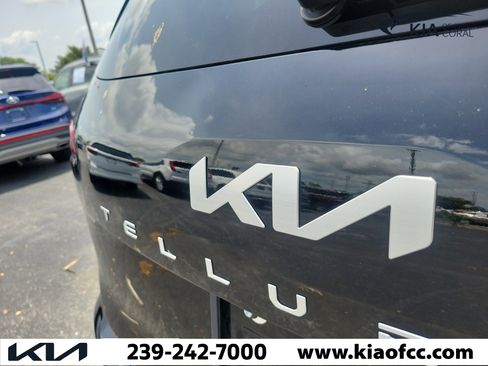 Certified 2024 Kia Telluride S w/ S Sunroof Package AWD/4WD image 9