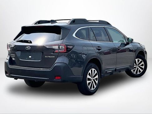 Used 2024 Subaru Outback Premium AWD/4WD image 3