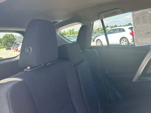 Used 2018 Toyota RAV4 LE AWD/4WD image 42