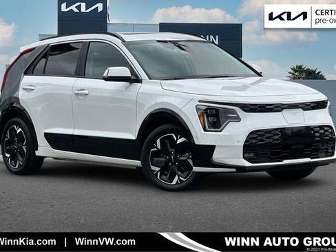 Certified 2023 Kia Niro Wave w/ Wave Preserve Package FWD image 1