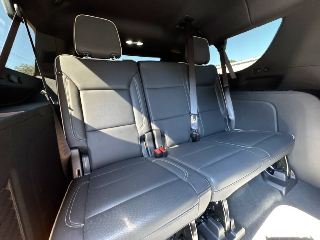 Used 2025 Chevrolet Suburban Premier w/ LPO, Illumination Package RWD image 30
