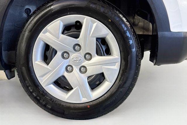 Used 2020 Hyundai Venue SE FWD image 28