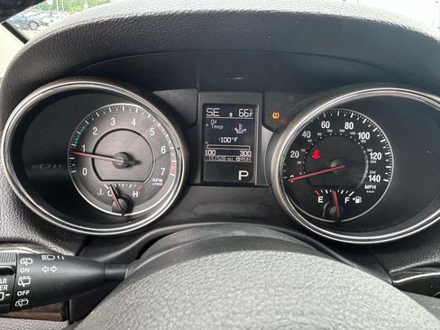 Used 2011 Jeep Grand Cherokee Laredo AWD/4WD image 21