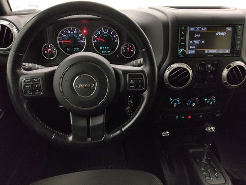 Used 2017 Jeep Wrangler Unlimited Sahara w/ Connectivity Group AWD/4WD image 22