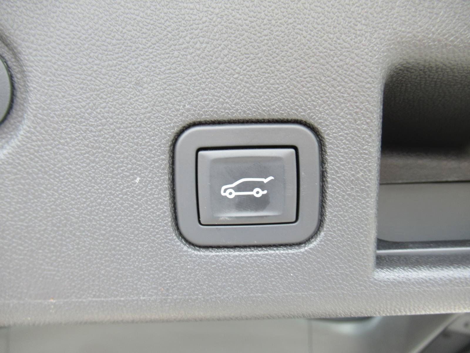 Used 2018 Chevrolet Equinox Premier FWD image 36