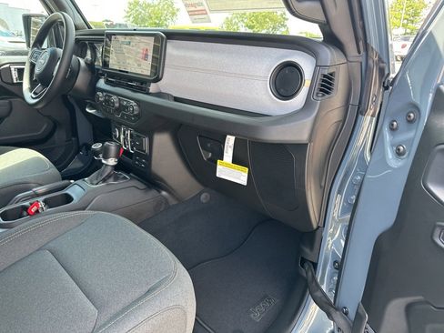 New 2025 Jeep Gladiator Sport image 56