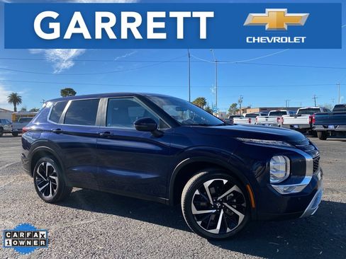 Used 2024 Mitsubishi Outlander SE image 1