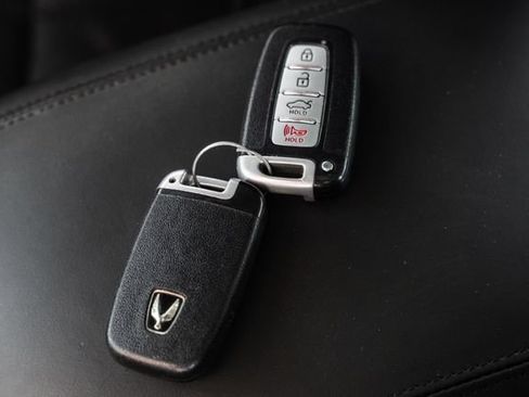 Used 2012 Hyundai Equus Signature RWD image 88
