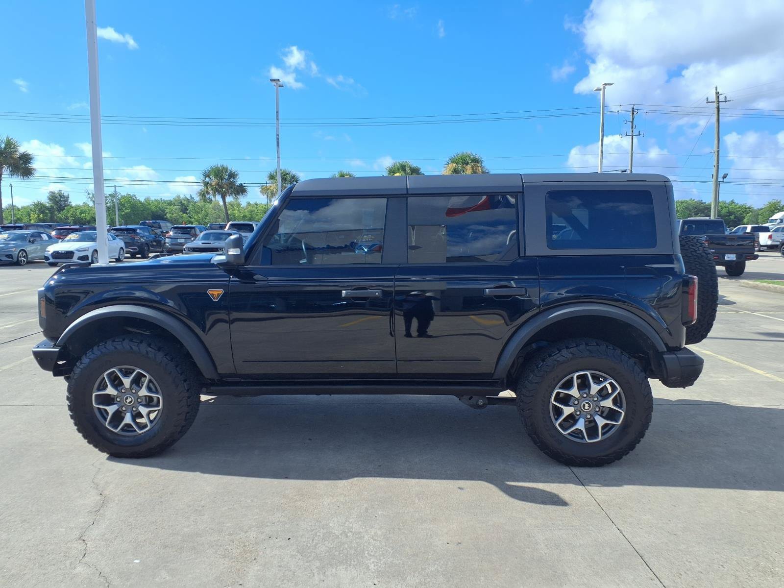 Used 2025 Ford Bronco Badlands AWD/4WD image 9