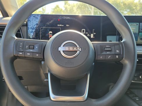 Certified 2025 Nissan Kicks SV w/ SV Premium Package FWD image 21