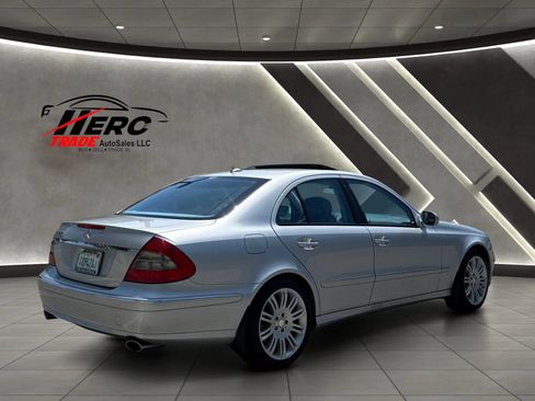 Used 2008 Mercedes-Benz E 350 Sedan image 4