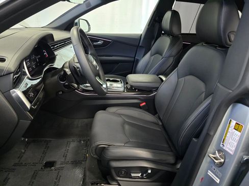 Used 2024 Audi Q8 Prestige w/ Prestige Package image 13