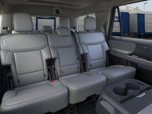 New 2026 Ford Expedition Active image 11